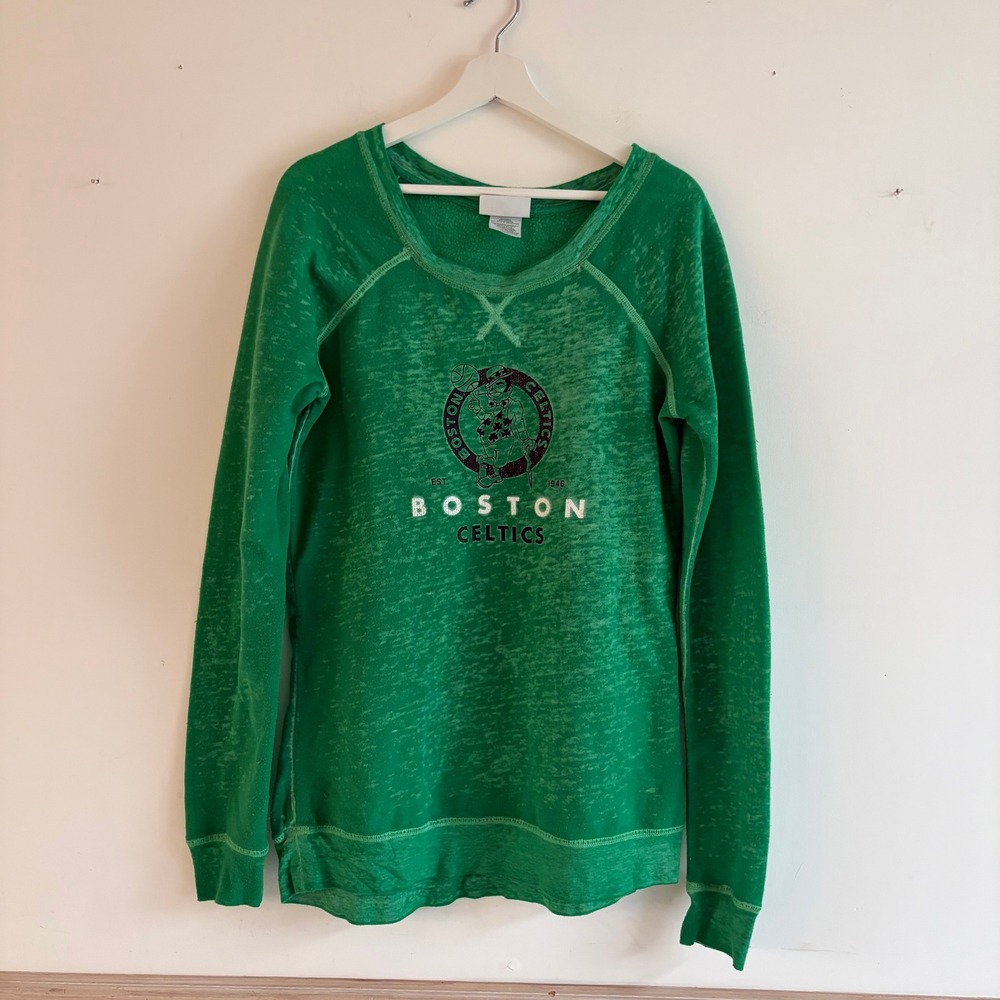 NBA Boston Celtics Women‎ Green Distressed Logo Sweatshirt Crewneck Pullover  S